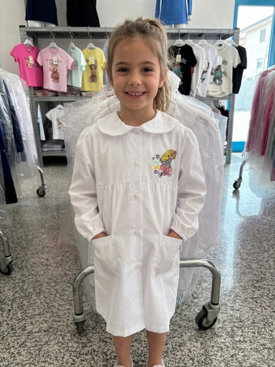 Immagine di Grembiule asilo bambina Primo della Classe Art. 6P402